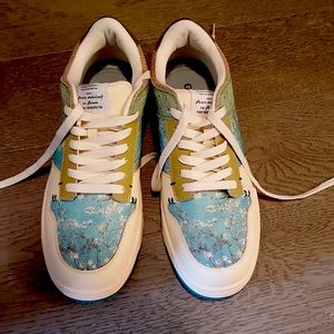 Brand new sneakers Galartsy 35